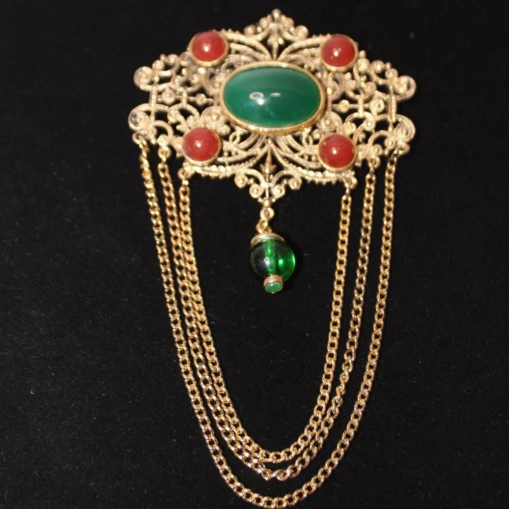 Vintage Victorian Revival Cabachon Green and Faux Carnelian Stones Brooch - Picture 3 of 12